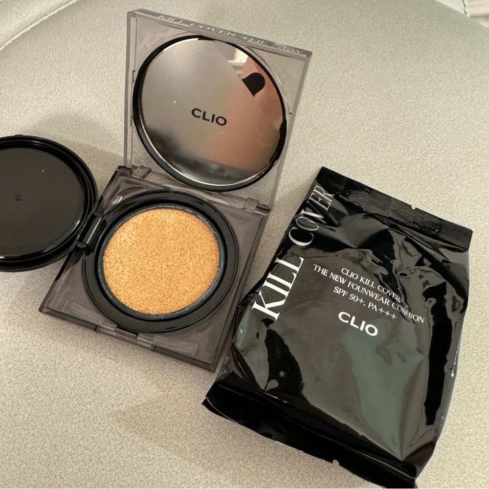 Clio Kill Cover Cushion with Black Compact